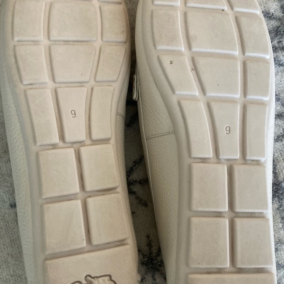 Coach Mona Driver in Chalk Leather - Picture 5 of 7